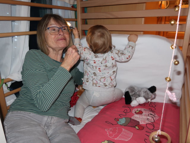 Mama und Nils in unserer Wohnung