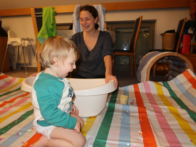 Nils und Sabine in unserer Wohnung