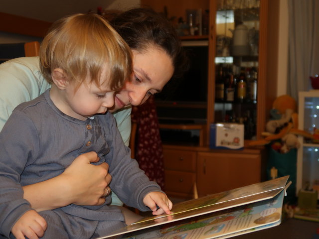 Nils und Sabine in unserer Wohnung