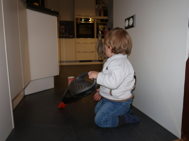 Nils im Haus meiner Eltern