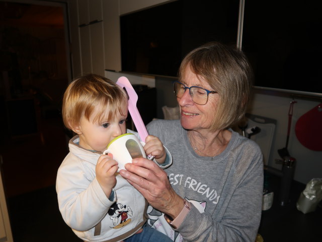 Nils und Mama im Haus meiner Eltern