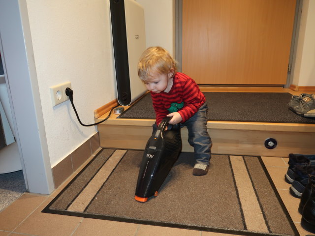 Nils in unserer Wohnung