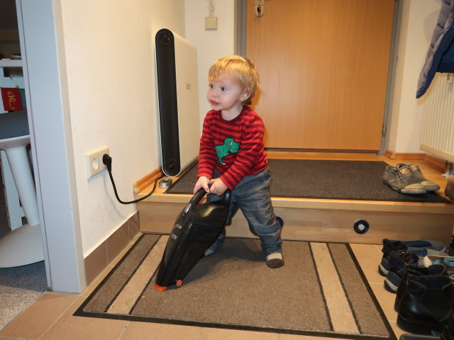 Nils in unserer Wohnung