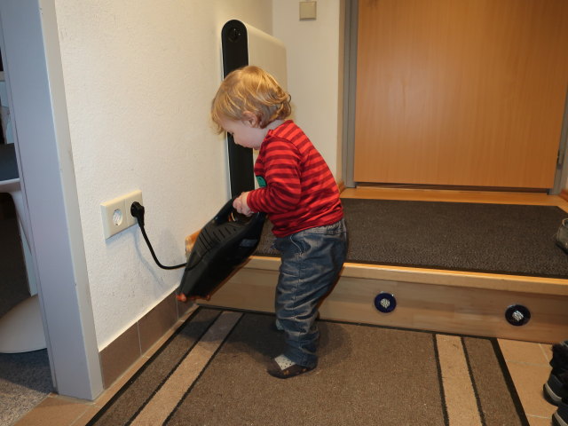 Nils in unserer Wohnung