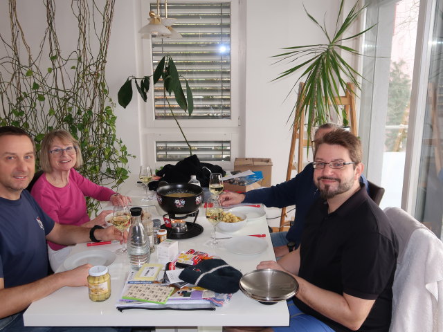 Ich, Mama und Markus in Markus Wohnung (10. Feb.)