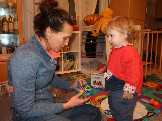 Ursa und Nils in unserer Wohnung