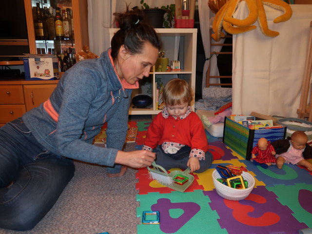 Ursa und Nils in unserer Wohnung