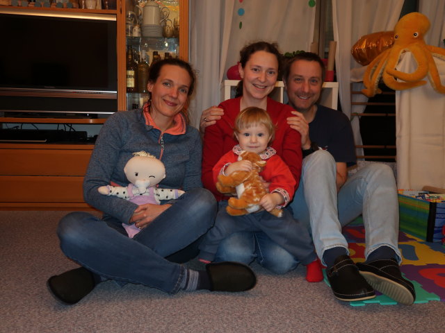 Ursa, Nils, Sabine und ich in unserer Wohnung