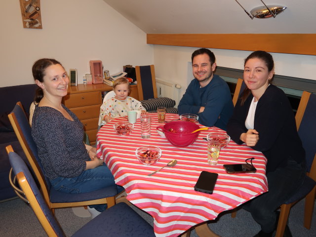 Sabine, Nils, Sebastian und Daniela in unserer Wohnung