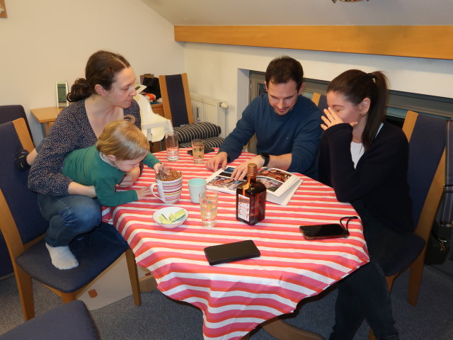 Sabine, Nils, Sebastian und Daniela in unserer Wohnung