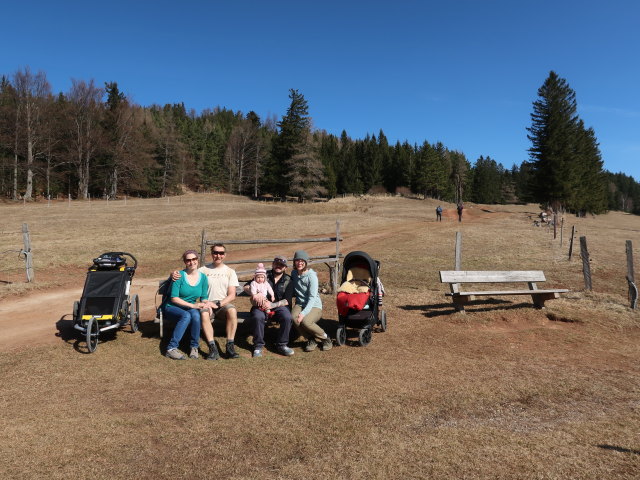 Sabine, ich, Ella, Manuel und Hannelore auf der Mamauwiese, 957 m