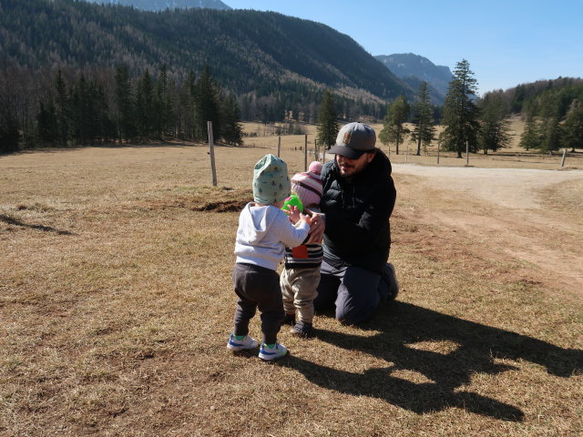 Nils, Ella und Manuel auf der Mamauwiese, 957 m