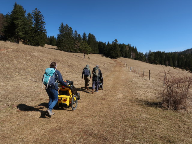 Sabine, Hannelore und Manuel auf der Mamauwiese
