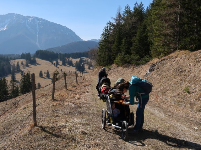 Manuel, Ella, Nils, Hannelore und Sabine zwischen Schoberkapelle und Öhler-Schutzhaus