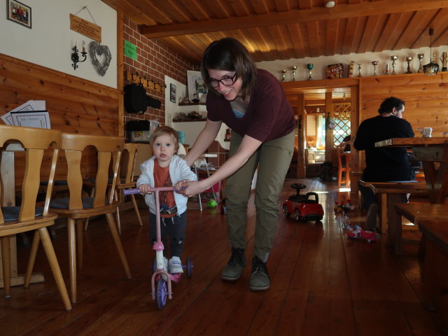 Nils und Hannelore im Öhler-Schutzhaus, 1.028 m