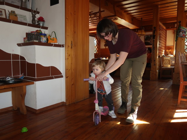 Nils und Hannelore im Öhler-Schutzhaus, 1.028 m