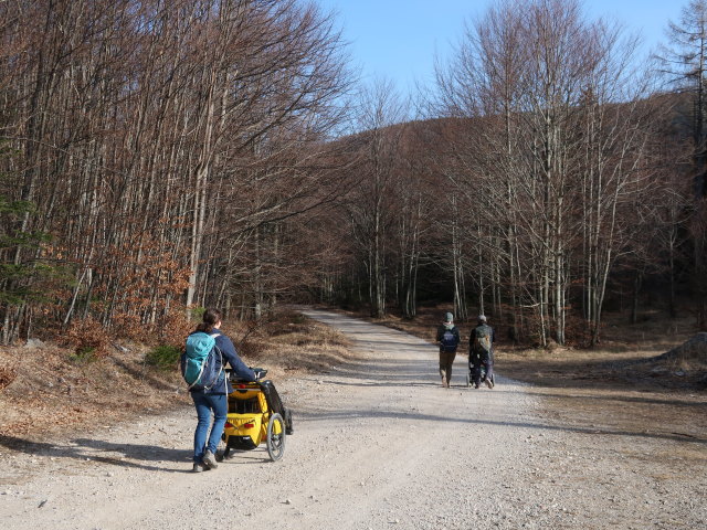 Sabine, Hannelore und Manuel zwischen Öhler-Schutzhaus und Haltberghof