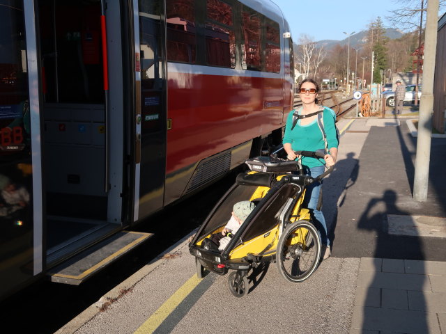 Nils und Sabine im Bahnhof Puchberg am Schneeberg, 577 m