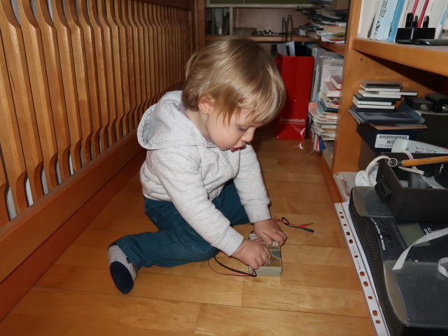 Nils im Haus meiner Eltern