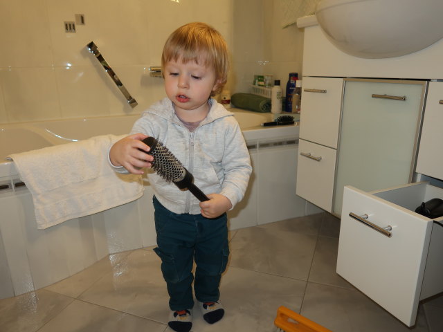 Nils im Haus meiner Eltern