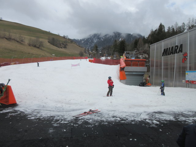 Talstation der Kabinenbahn Miara, 1.221 m (15. März)
