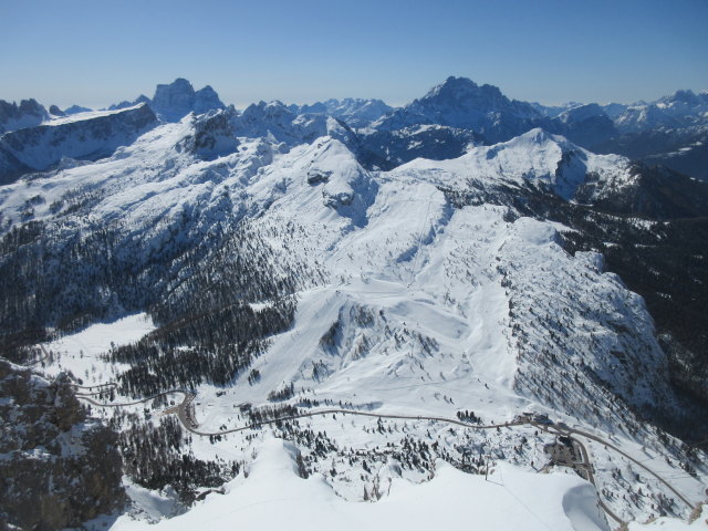 vom Lagazuoi Richtung Süden (19. März)
