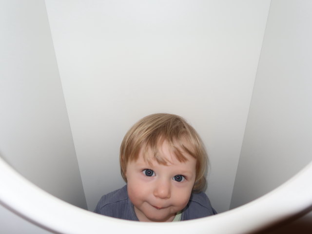 Nils in unserer Wohnung