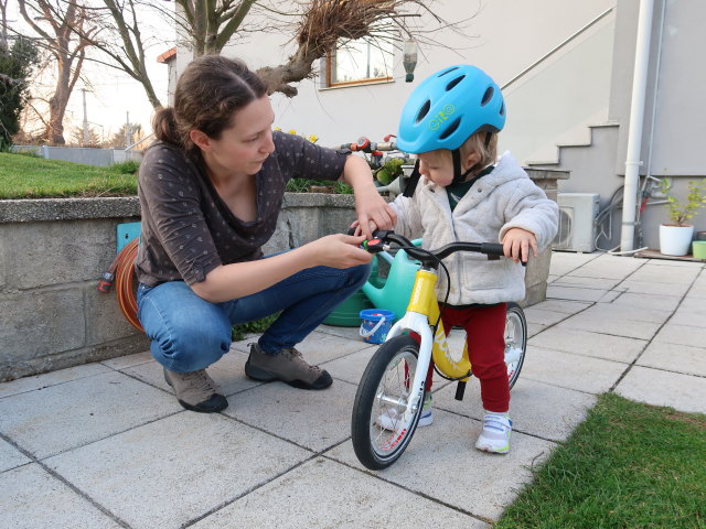 Sabine und Nils im Garten meiner Eltern (25. März)