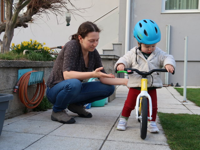 Sabine und Nils im Garten meiner Eltern (25. März)