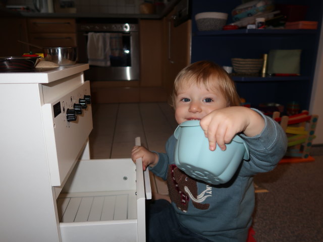 Nils in unserer Wohnung