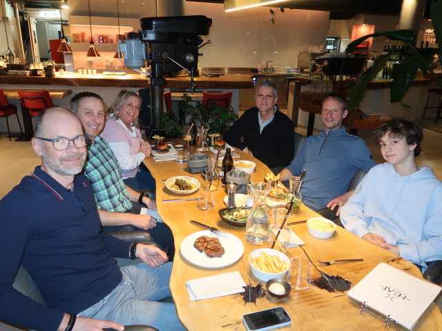 Christian, ich, Doris, Friedrich, Jörg und Christian im Grillrestaurant Heat