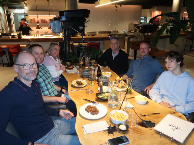 Christian, ich, Doris, Friedrich, Jörg und Christian im Grillrestaurant Heat