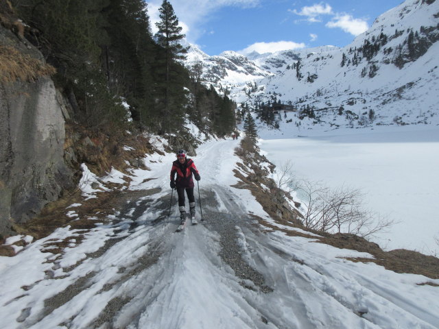 Melanie auf der Skiroute Grünsee - Enzingerboden
