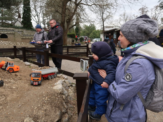 Nils und Sabine bei den Modelltruckern