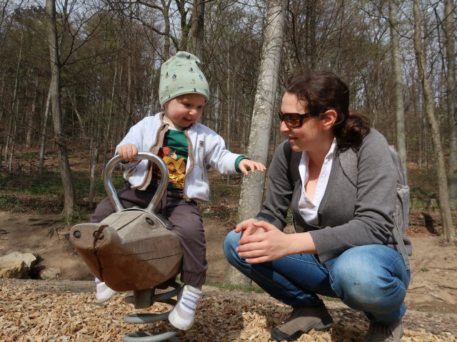 Nils und Sabine am Abenteuerspielplatz