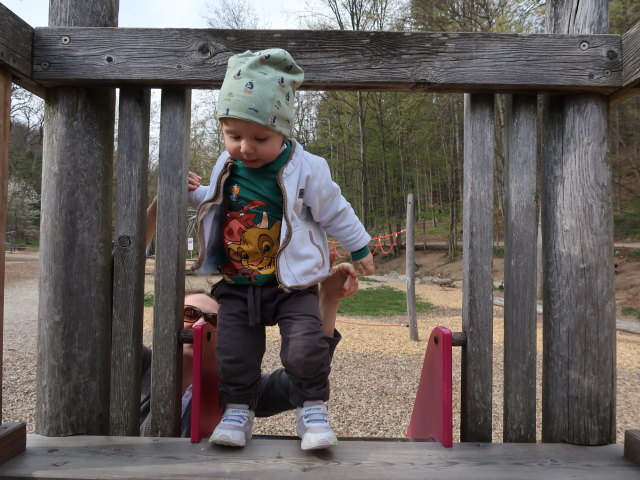 Sabine und Nils am Abenteuerspielplatz