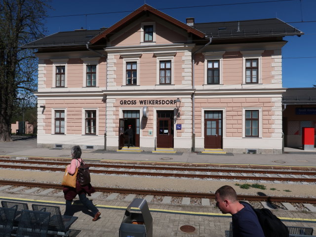 Bahnhof Großweikersdorf, 204 m