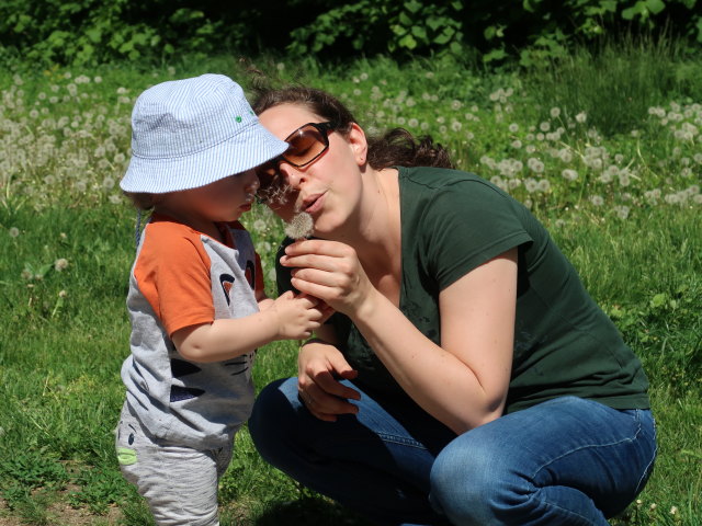 Schlosspark: Nils und Sabine zwischen Schlosstheater Laxenburg und Triestingkanal