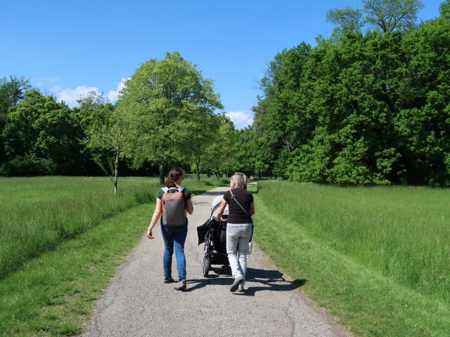 Schlosspark: Sabine und Mama