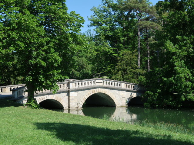 Schlosspark: Steinerne Brücke