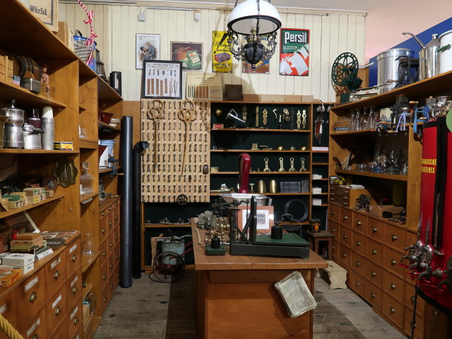 Eisenwarenhandlung in der Sammlung Alltag & Handel