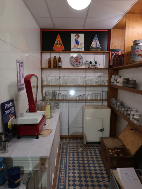 Milchgeschäft in der Sammlung Alltag & Handel