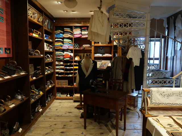 Modewarengeschäft in der Sammlung Alltag & Handel