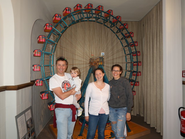 Ich, Nils, Sabine und Kathrin in der Sammlung Spielzeug