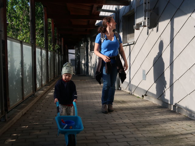Nils und Sabine am Süßenbrunner Platz 12
