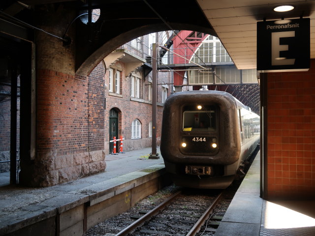 Københavns Hovedbanegård, 3 m (17. Mai)