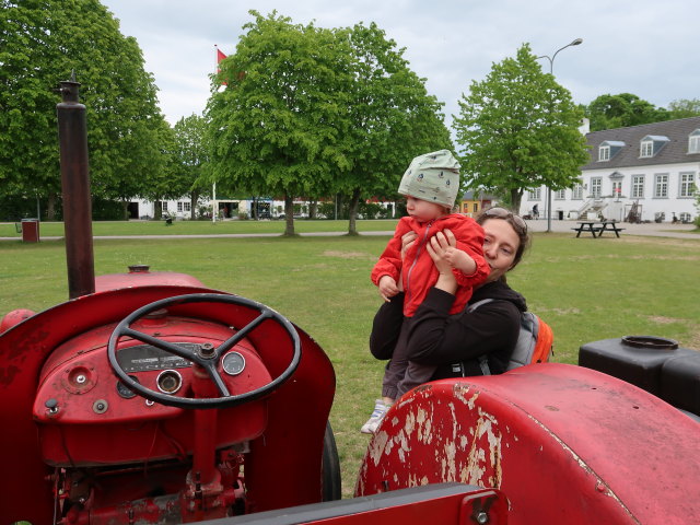 Nils und Sabine im Oplevelsescenter Nyvang in Holbæk (17. Mai)