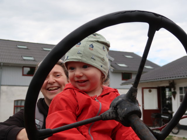 Sabine und Nils im Oplevelsescenter Nyvang in Holbæk (17. Mai)