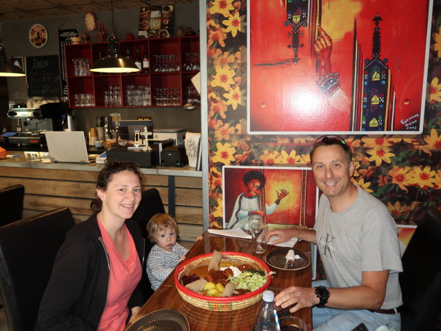Sabine, Nils und ich im Habesha Restaurant in Holbæk (17. Mai)