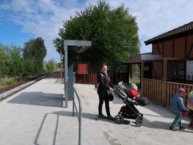 Sabine und Nils in der Sommerland Sjælland Station (18. Mai)